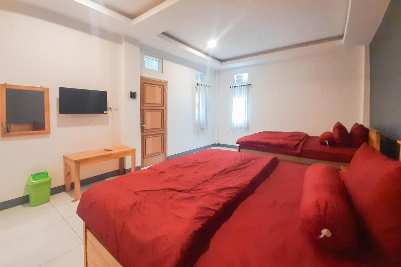 Delvia Bromo Homestay Mitra Reddoorz Pasuruan Exterior photo
